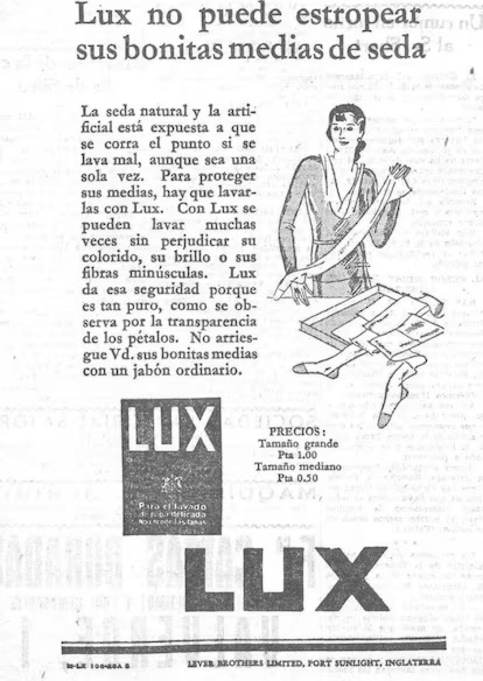 Tan esenciales eran las medias en la vestimenta femenina que quien no tenía para comprárselas se dibujaba una línea vertical en la parte trasera de las piernas, imitando una costura longitudinal.