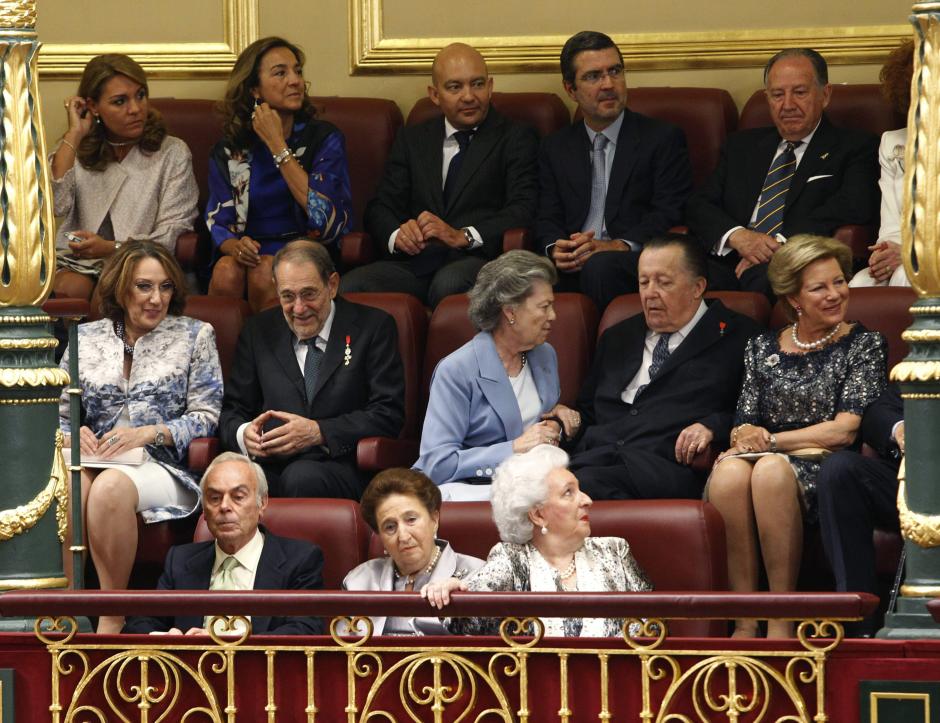 La infanta Pilar junto a los duques de Soria, la infanta Margarita y Carlos Zurita durante la proclamación del Principe de Asturias Felipe de Borbon y Grecia como Rey de España, por las Cortes Generales  , Madrid
en la foto : carlos de borbon dos sicilias , ana de orleans y javier solana
19/06/2014
EFE/Paco Campos ***POOL*** NO VENTAS