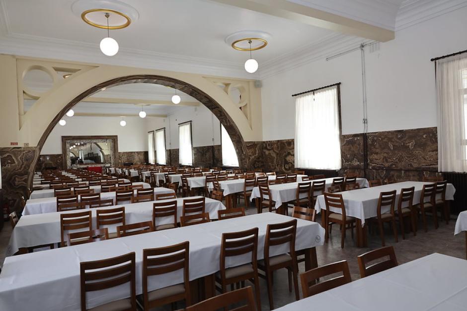 El comedor de los alumnos de la Escuela Naval de Marín