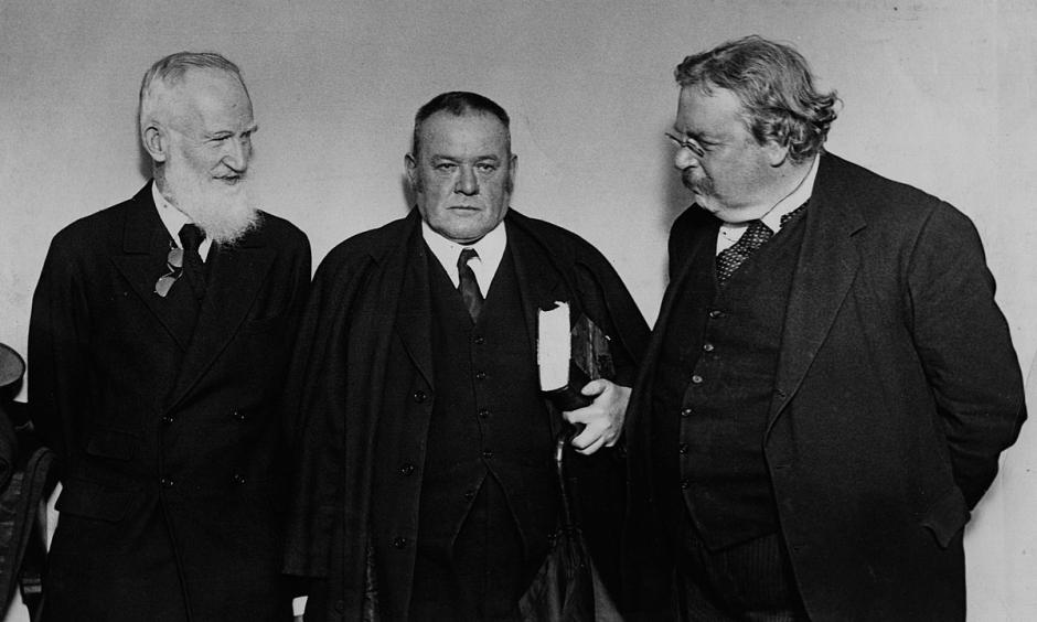 De izquierda a derecha: Bernard Shaw, Hilaire Belloc y G.K Chesterton