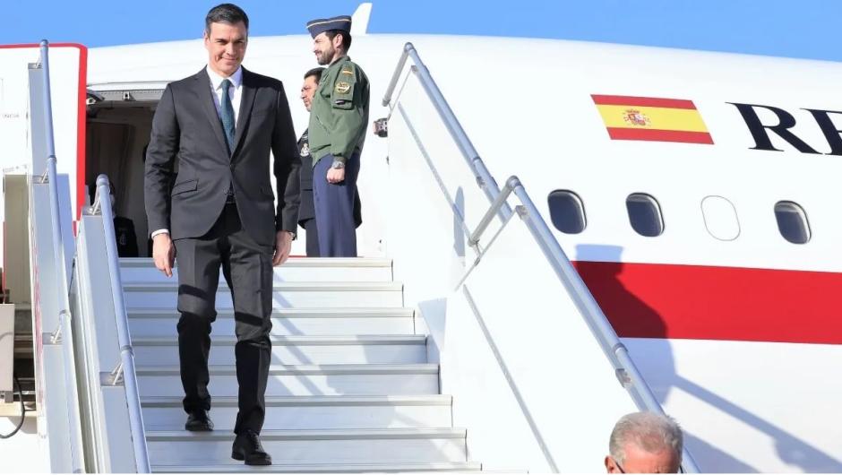 Pedro Sánchez en el Falcon