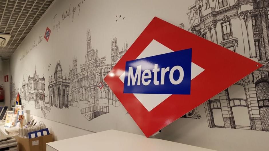 Logo de Metro de Madrid que se puede comprar en la tienda de Metro