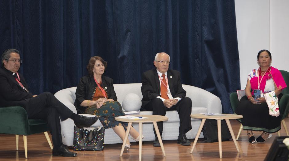 Inauguración del Simposio Teológico en el Centro Cultural de la Pontificia Universidad Católica del Ecuador en Quito (Ecuador)