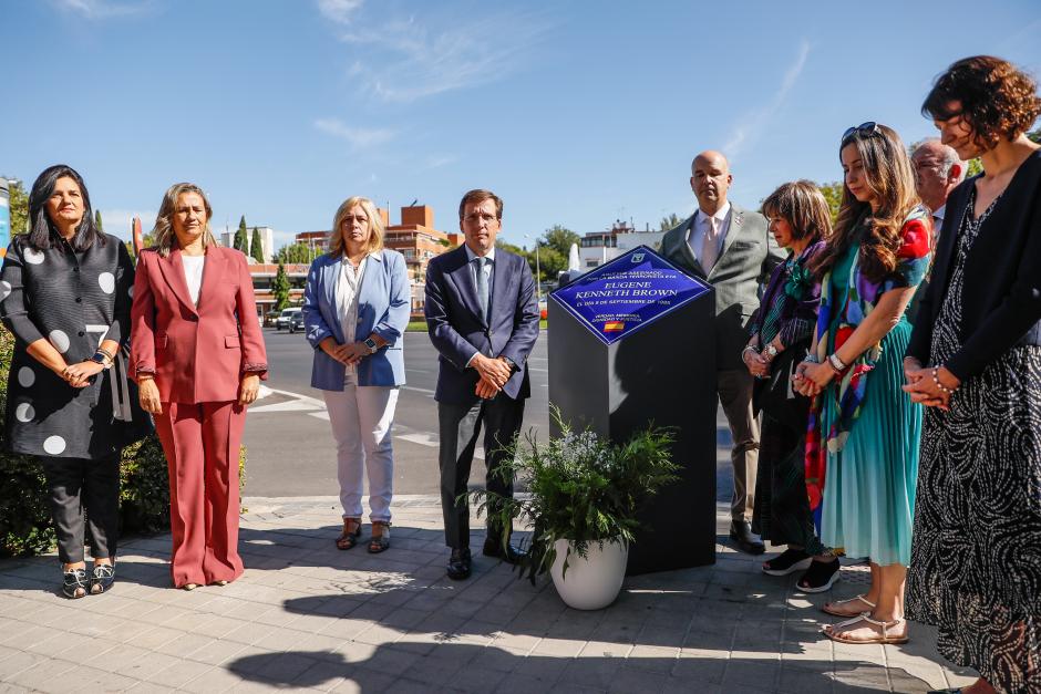 Placa en homenaje de Eugene Kenneth asesinado ETA