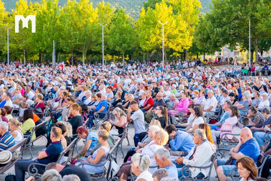 La explanada de Medjugorje se volvió a llenar para la misa que celebró Rouco