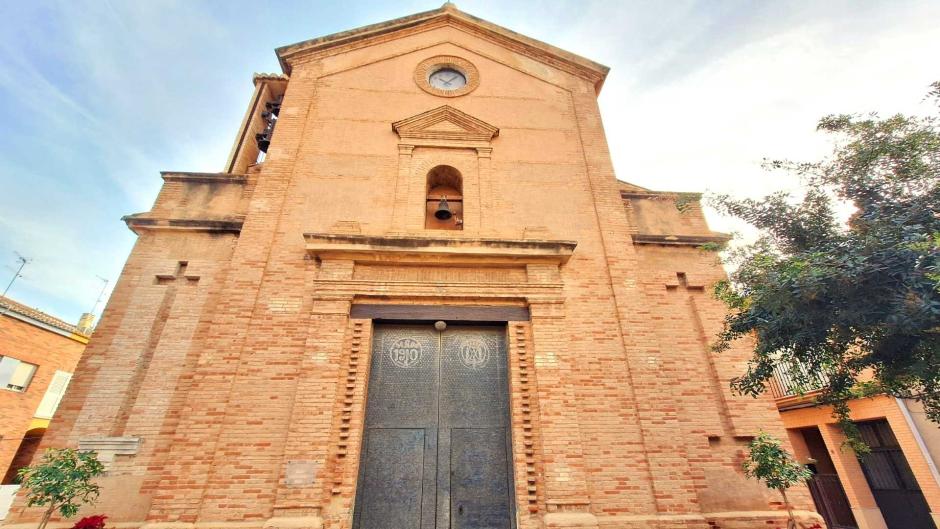 Iglesia Parroquial de la Virgen del Rosario, en Pueblo Nuevo de la Corona