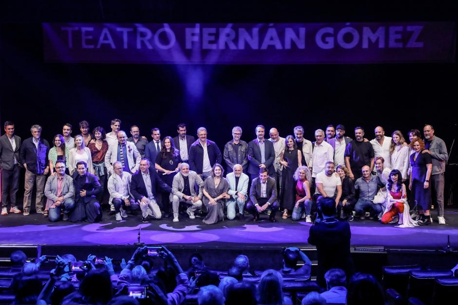 Foto de familia del Teatro Fernán Gómez