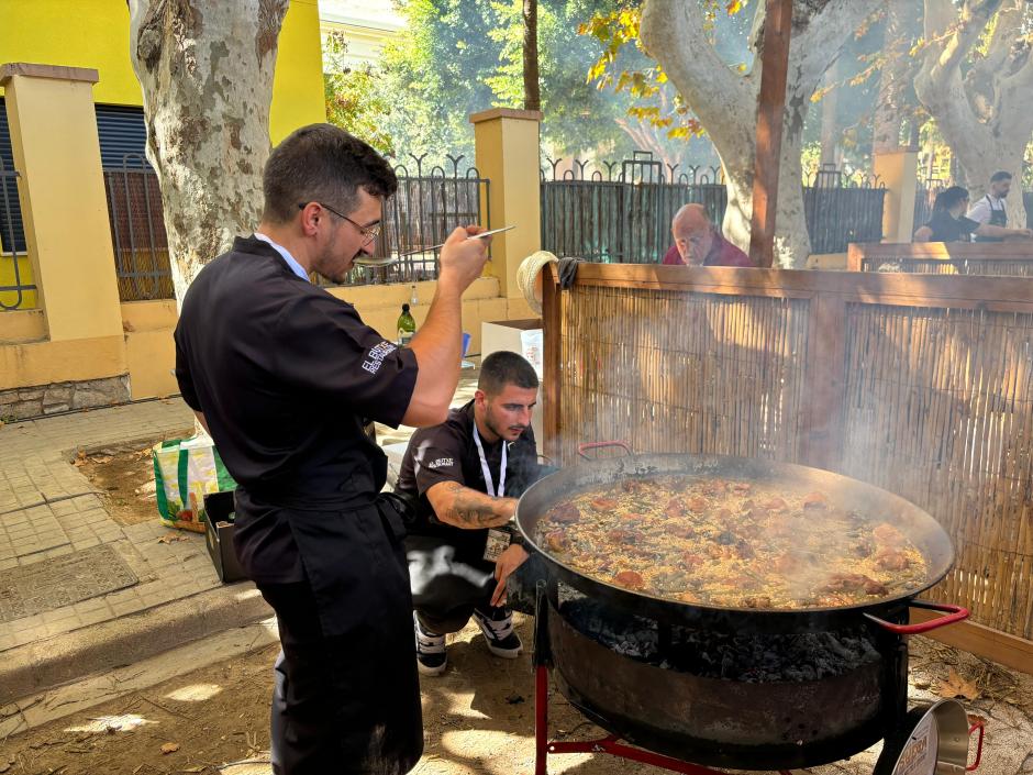 Una de las paellas cocinadas en el concurso celebrado en Sueca, Valencia