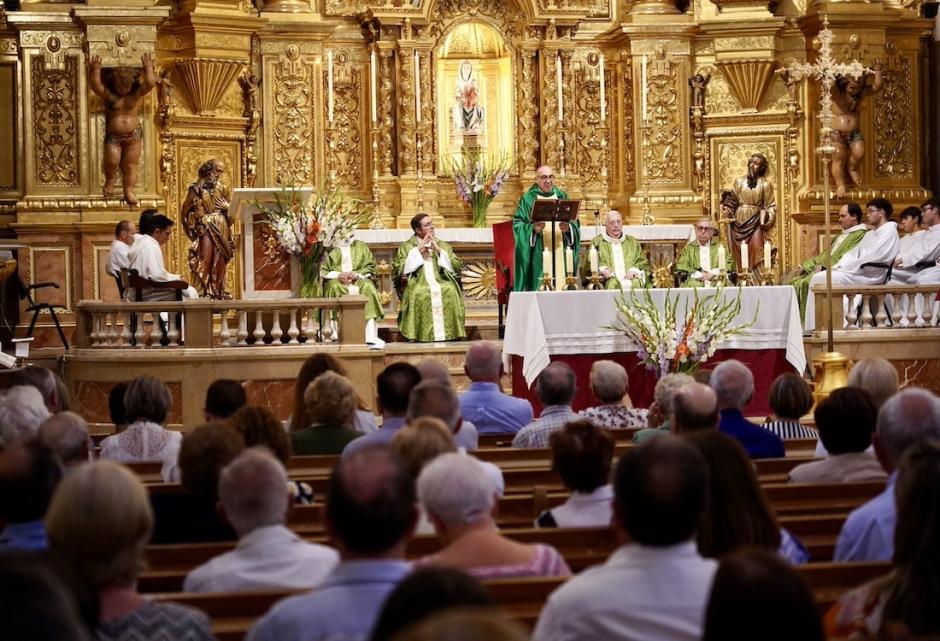 Un momento de la misma por el turismo, celebrada este domingo en la Catedral de Valencia