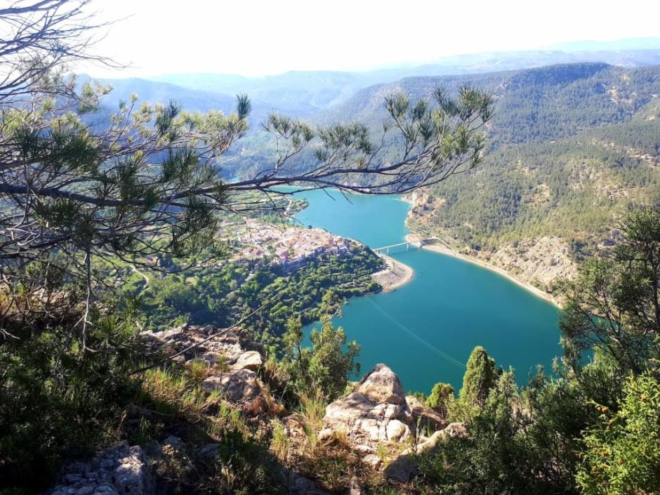 Imagen del embalse de Arenoso, en Castellón, donde han resurgido los restos del pueblo fantasma debido a la sequía