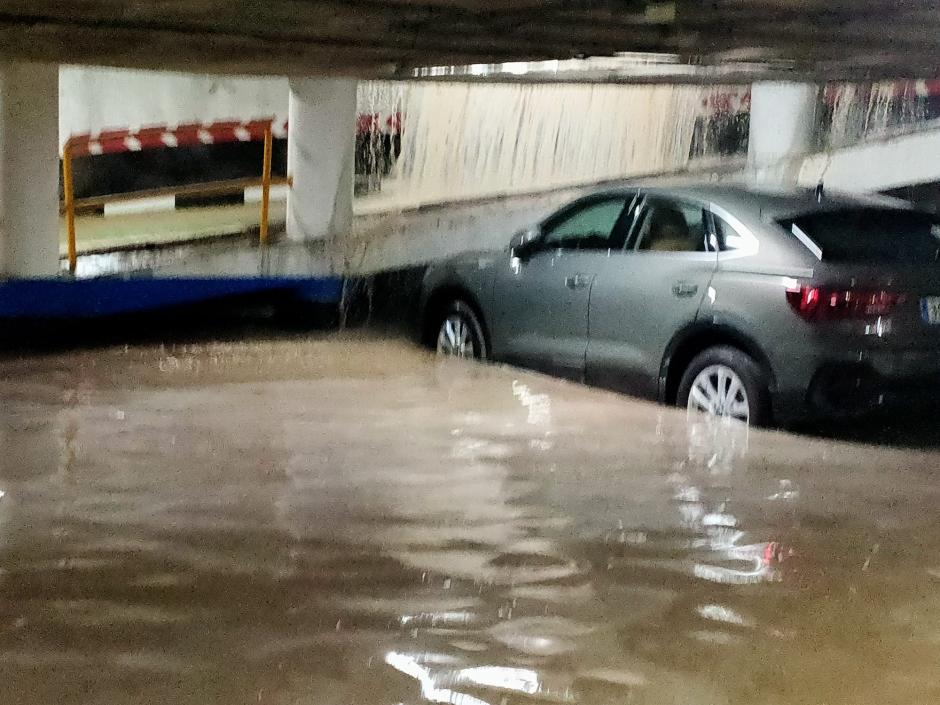 Parking inundado en la zona del Bernabéu