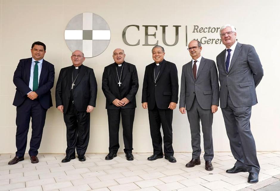 El Nuncio Apostólico en España participa en el ciclo “Pensar la Universidad hoy” de la CEU UCH