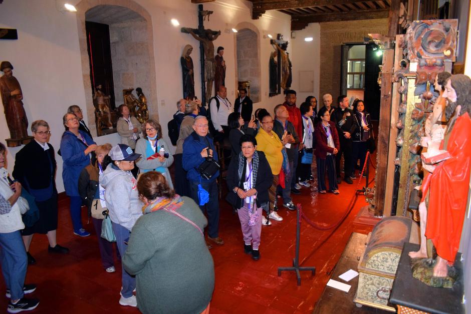 Los peregrinos estadounidenses, durante su visita a Palencia