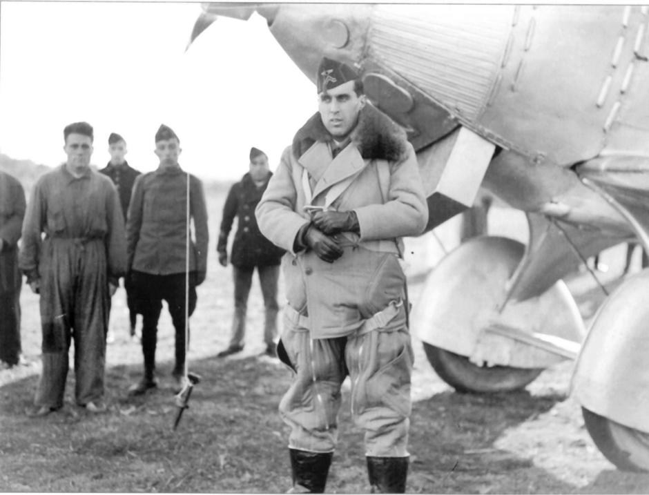 El capitán Haya en 1931 partiendo desde Tablada con destino a Bata