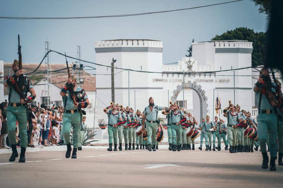 El Tercio Gran Capitán celebra el CIV aniversario de la fundación de La Legión