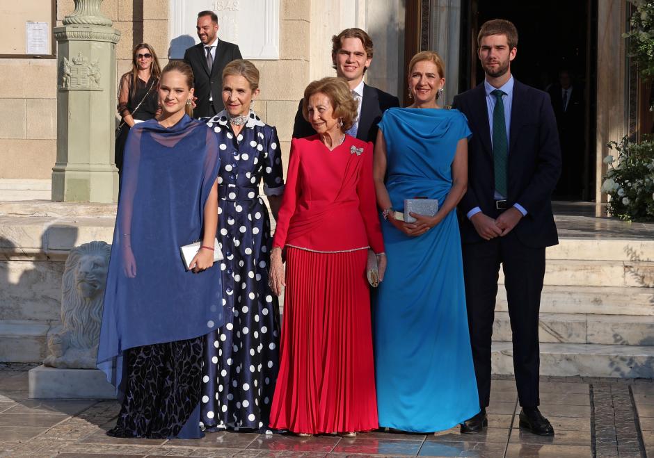 Irene Urdanagarin, la Infanta Elena de Borbón. la Reina Sofía de Grecia, la Infanta Cristina de Borbón, Miguel Urdangarin y Juan Urdangarin llegan a la Catedral de la Anunciación de Santa María para asistir al enlace matrimonial entre Teodora de Grecia, cuarta hija del Rey Constantino II de Grecia, con Matthew Kumar, a 28 de septiembre de 2024, en Atenas (Grecia)

José Ruiz / Europa Press
BODA;FAMILIA REAL;GENTE;IGLESIA
28/9/2024