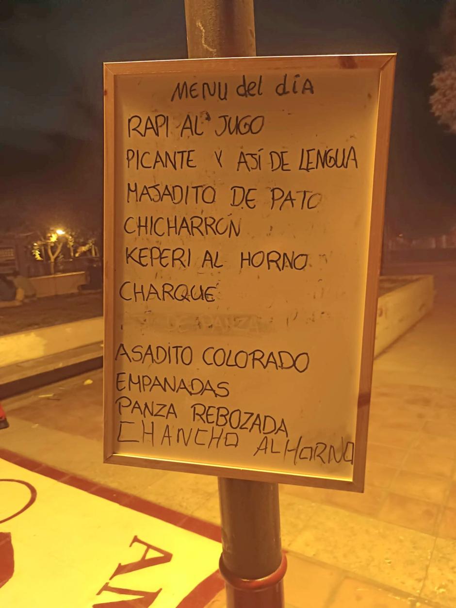 Menú del día de un restaurante ilegal en el parque del Turia, en Valencia