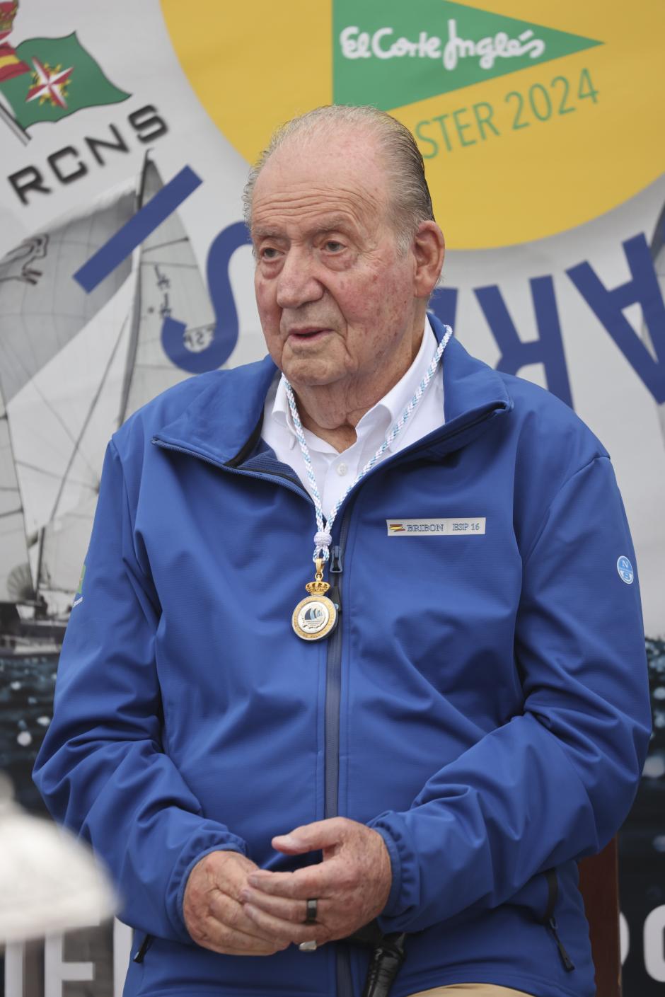 The King emeritus Juan Carlos I receives a medal at the Sanxenxo yacht club. In Sanxenxo on 29 September 2024