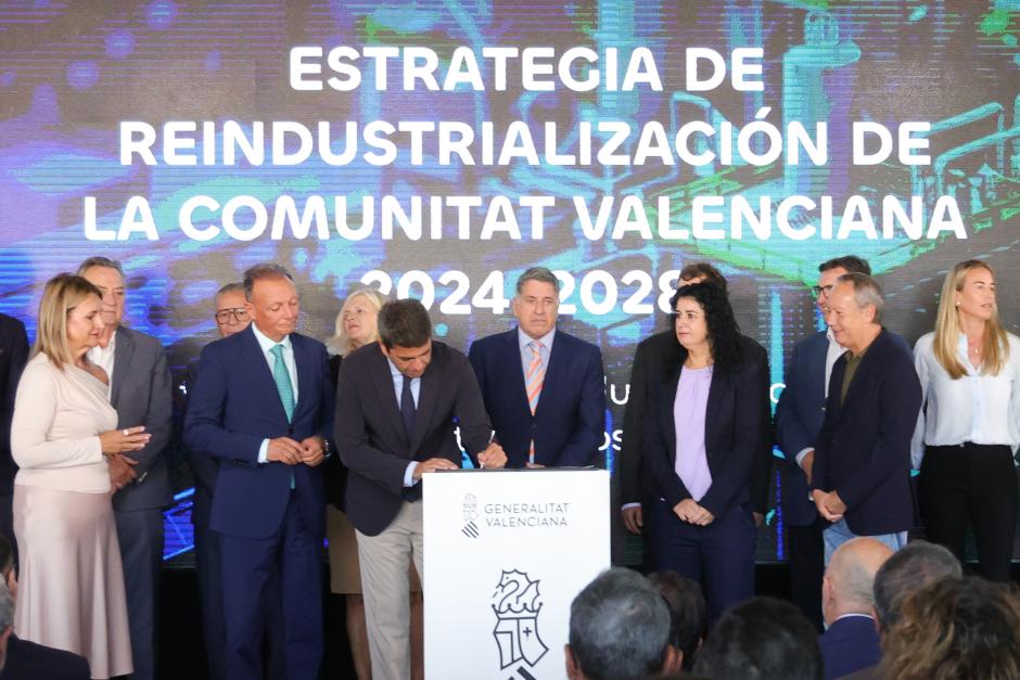 Mazón firma el acuerdo de la Estrategia de Reindustrialización, este lunes