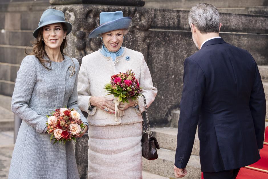 Queen Mary and King Frederick X arrives to attend the opening of the Folketinget, the Danish Parliament, at Christiansborg Castle in Copenhagen, Tuesday October 1, 2024 *** Local Caption *** .