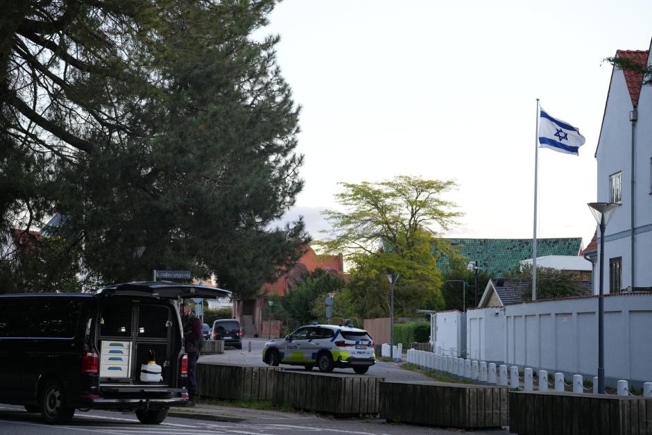 La policía danesa resguarda las inmediaciones de la Embajada de Israel en Copenhague