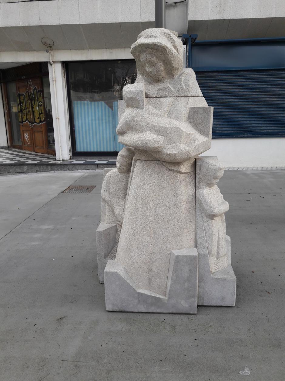 Monumento a Isabel Zendal en La Coruña