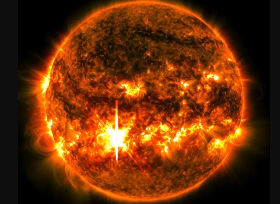El Observatorio de Dinámica Solar (SDO) de la NASA capturó esta imagen de una llamarada solar