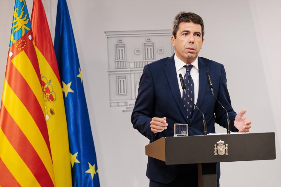 El presidente de la Comunitat Valenciana, Carlos Mazón, en rueda de prensa en el Palacio de La Moncloa, tras su reunión con Pedro Sánchez