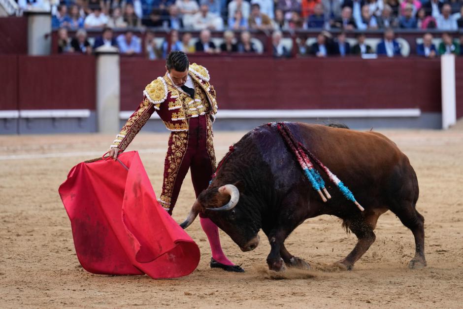 José María Manzanares, con el primero de su lote este viernes