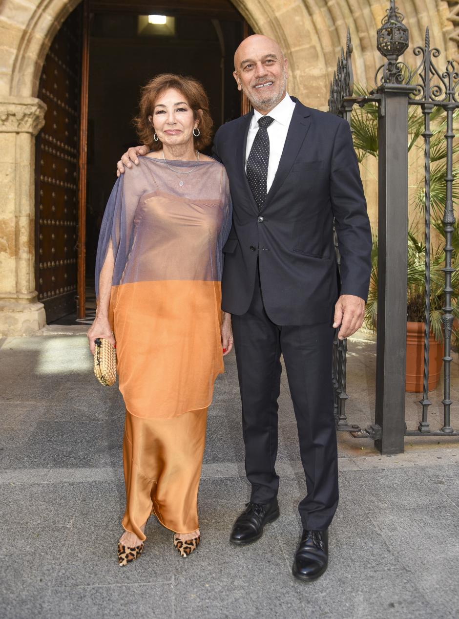 arriving to Constanza Villa-Mir and Daniel's wedding in Seville. October 4 2024