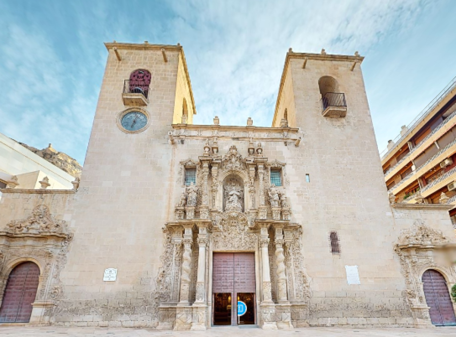 Fachada de la Basílica de Santa María