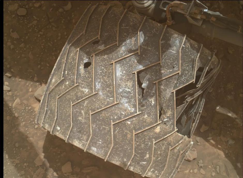 Otra toma de la rueda del Curiosity