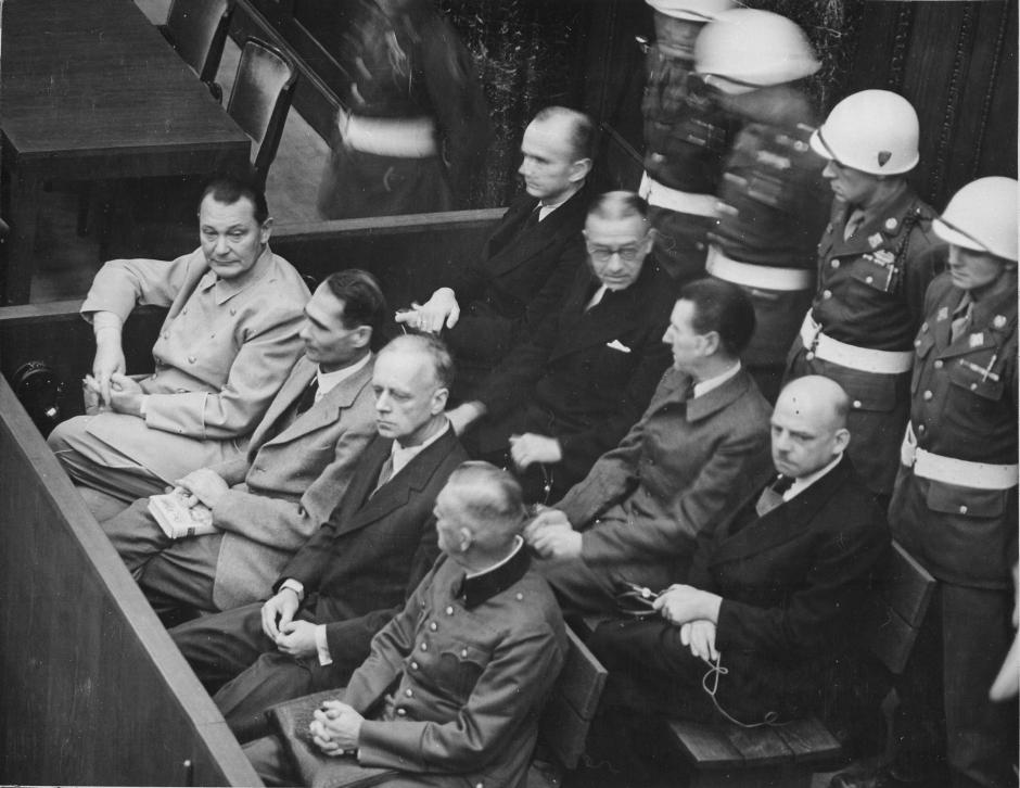 Juicios de Núremberg: Hermann Göring, Rudolf Hess, Joachim von Ribbentrop, Wilhelm Keitel en primera fila