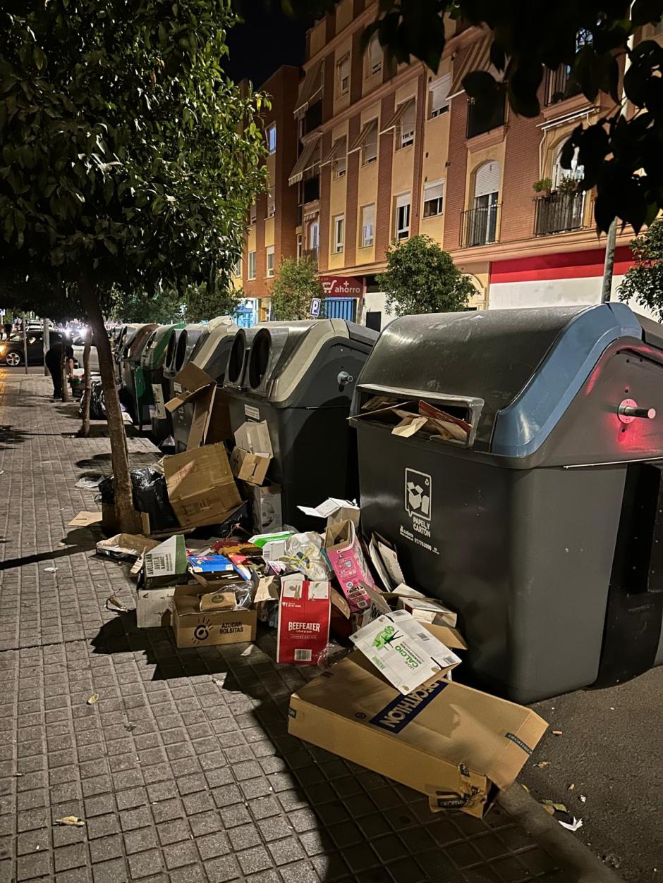 Contenedores en la calle Arcos de la Frontera