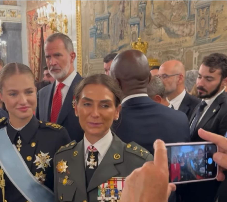 La Princesa Leonor, con la General de Brigada Médico del Cuerpo Militar de Sanidad Elvira Pelet Pascual