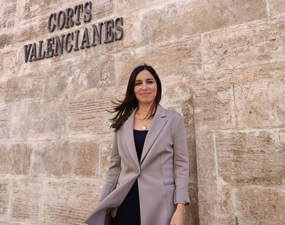 Miriam Turiel posa para El Debate en la enterada de las Cortes Valencianas