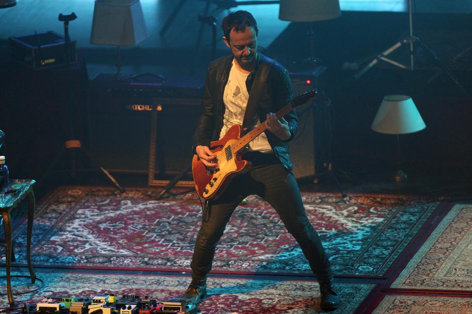 El guitarrista Pablo Benegas del grupo " La oreja de Van Gogh " durante un concierto en el Kursaal de Donosti.
27/12/2016