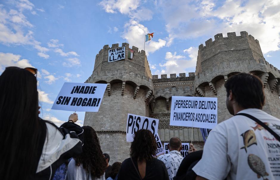 Imagen de la manifestación por el derecho a la vivienda de este sábado en la ciudad de Valencia