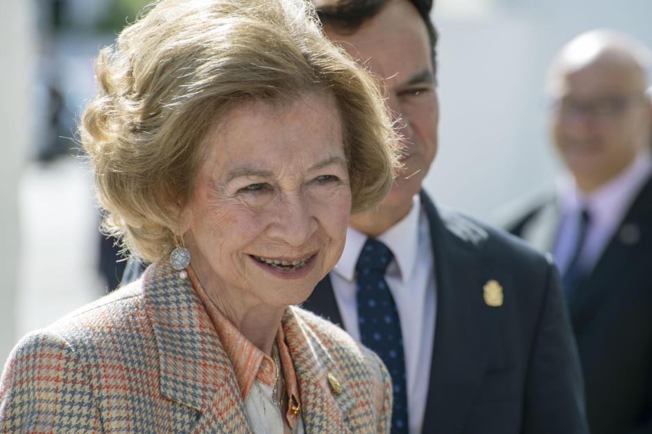 Doña Sofía, durante la visita al Banco de Alimentos de Jaén este martes