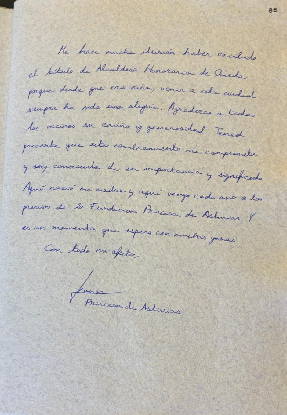 Texto escrito por la Princesa de Asturias en el libro de honor del Ayuntamiento de Oviedo