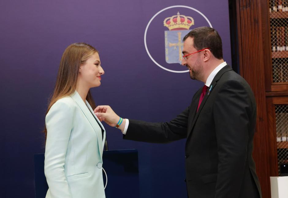 El presidente del Principado impone la Medalla de Asturias a la Princesa