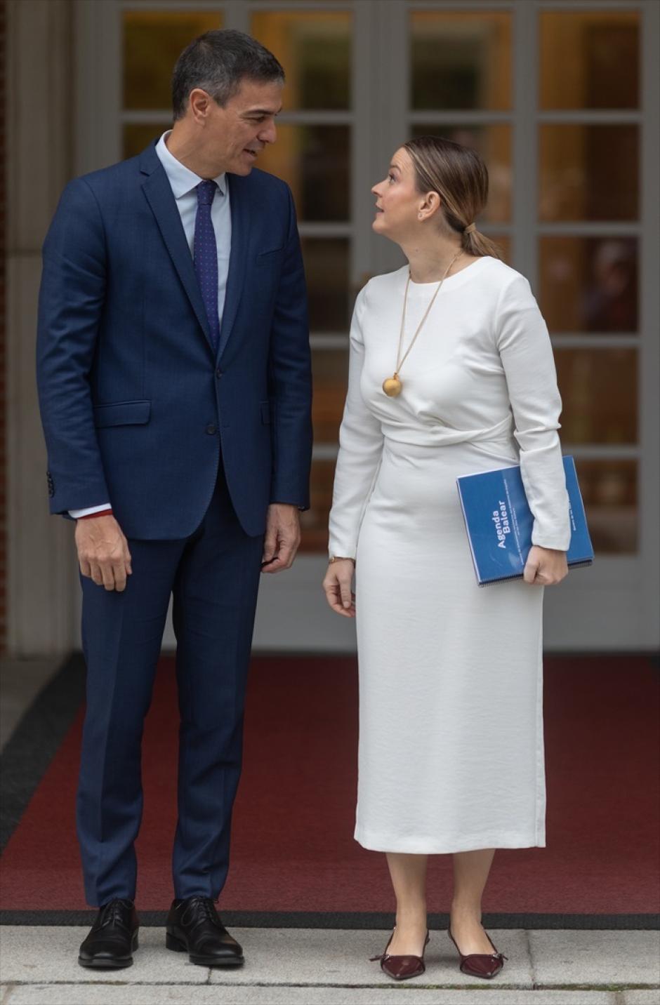 El presidente del Gobierno, Pedro Sánchez, mantiene un encuentro con Marga Prohens