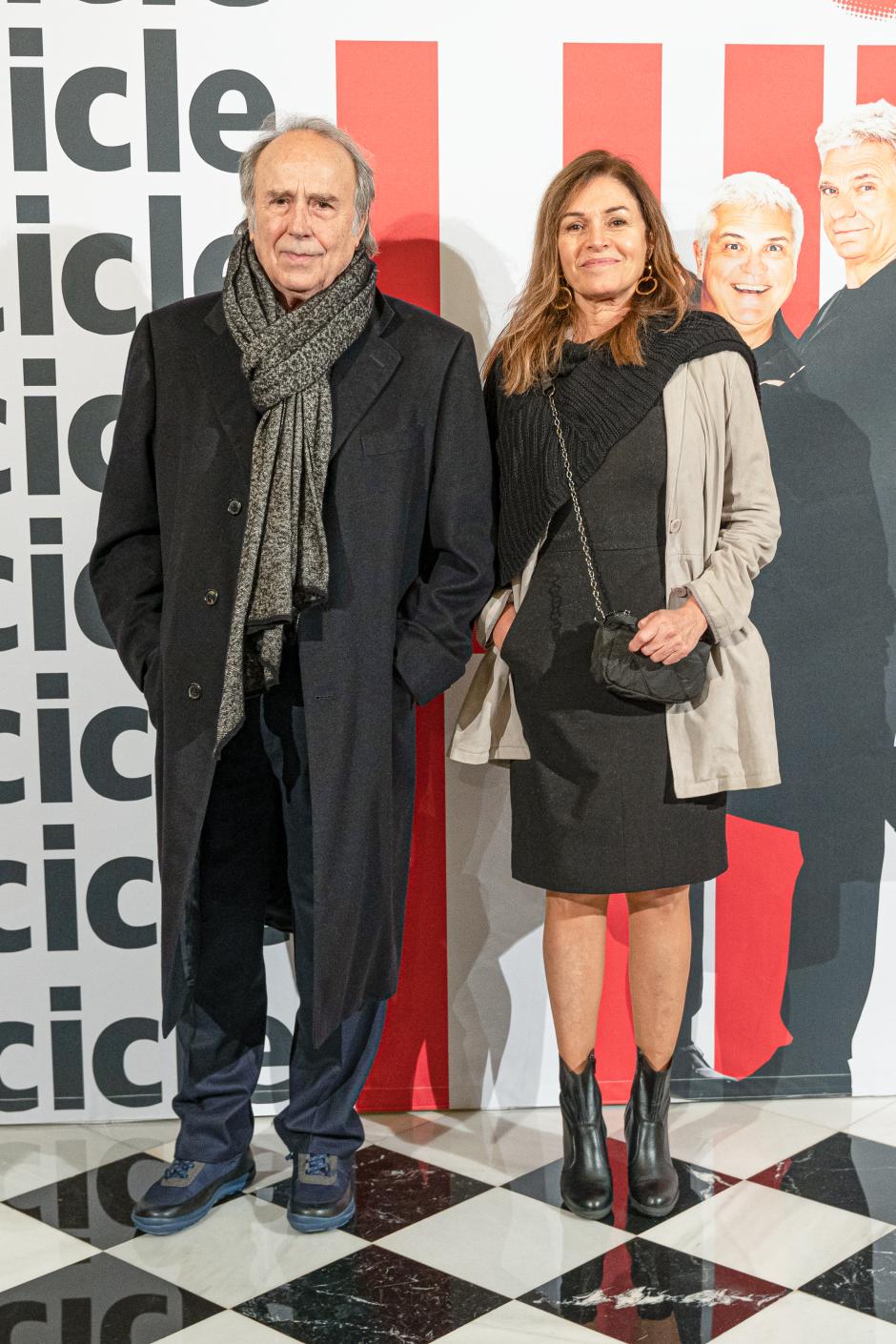 Singer Joan Manuel Serrat and Candela Tiffón attending  'Tricicle: HITS-CHIMPUM! show in Barcelona on Dec 04, 2022