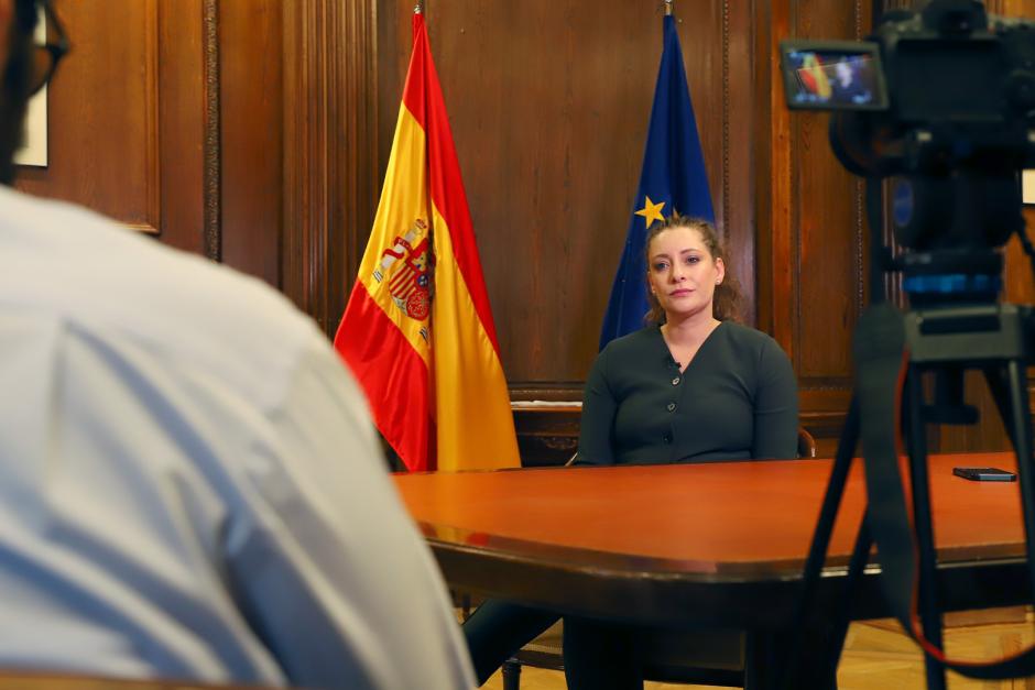 La vicesecretaria de Sanidad y Educación del PP, Ester Muñoz, en un momento de su entrevista con El Debate