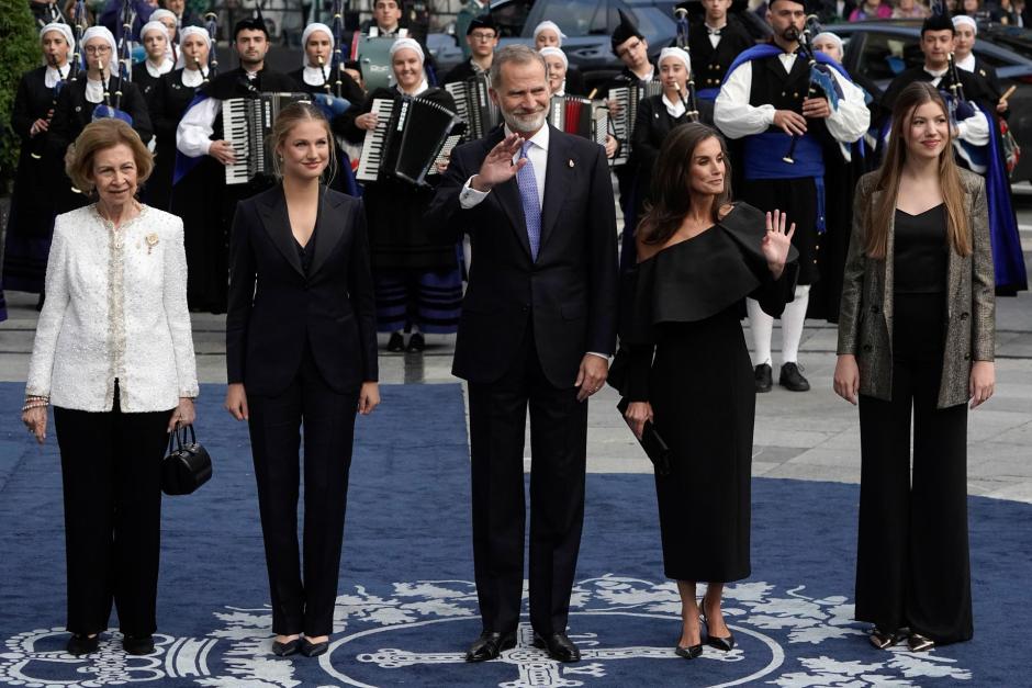 La Reina Sofía, la Princesa Leonor, el Rey Felipe, la Reina Letizia y la Infanta Sofía, a su llegada a la ceremonia