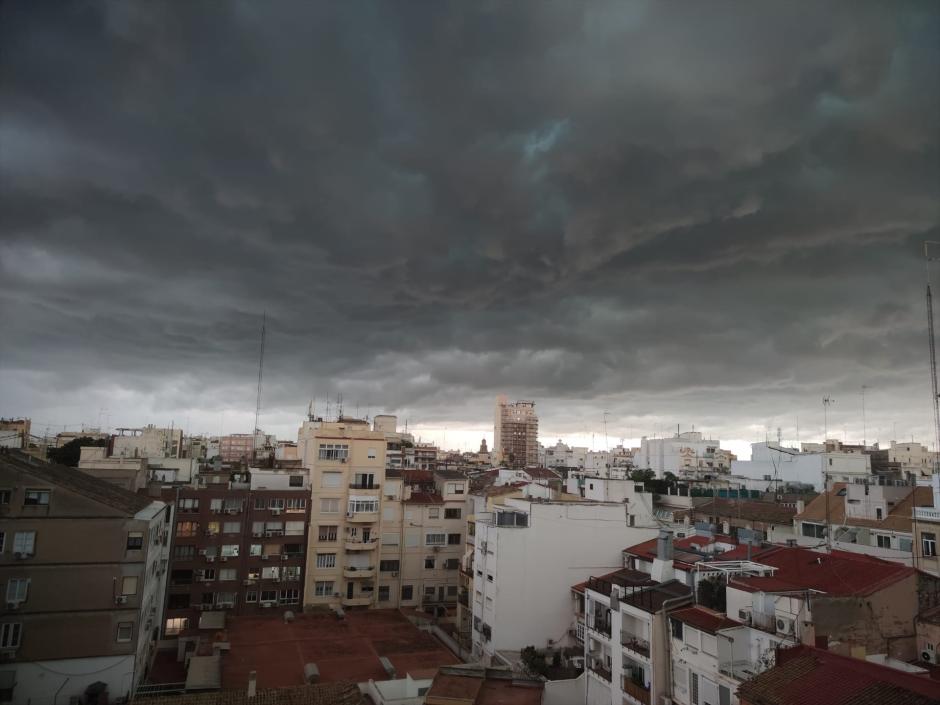 El nublado cielo de Valencia, en una imagen de archivo