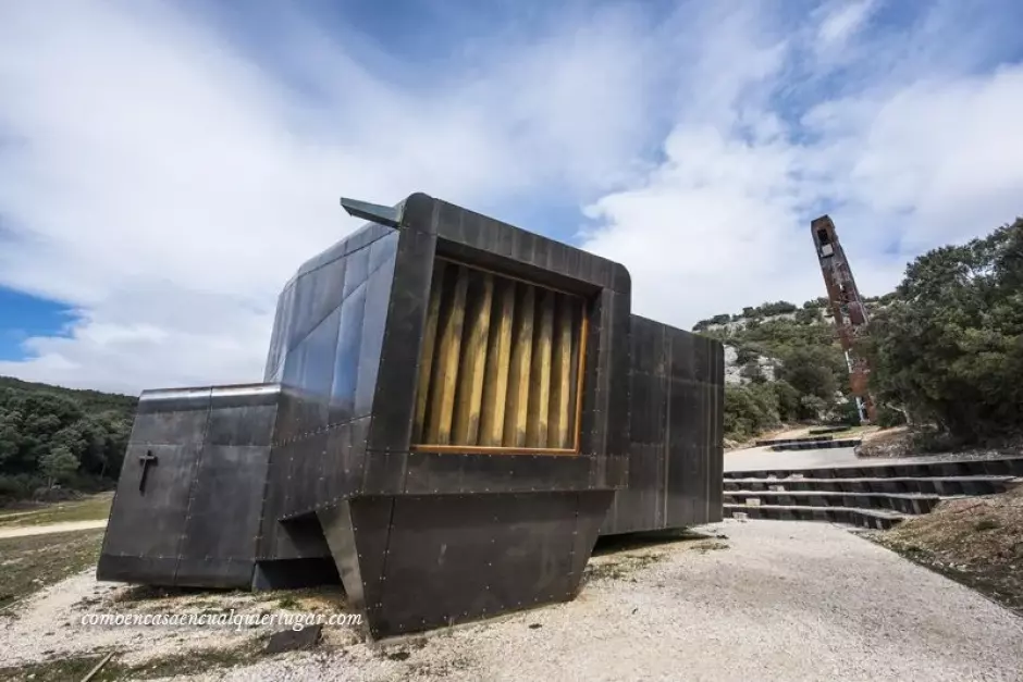 Otra panorámica de la peculiar capilla