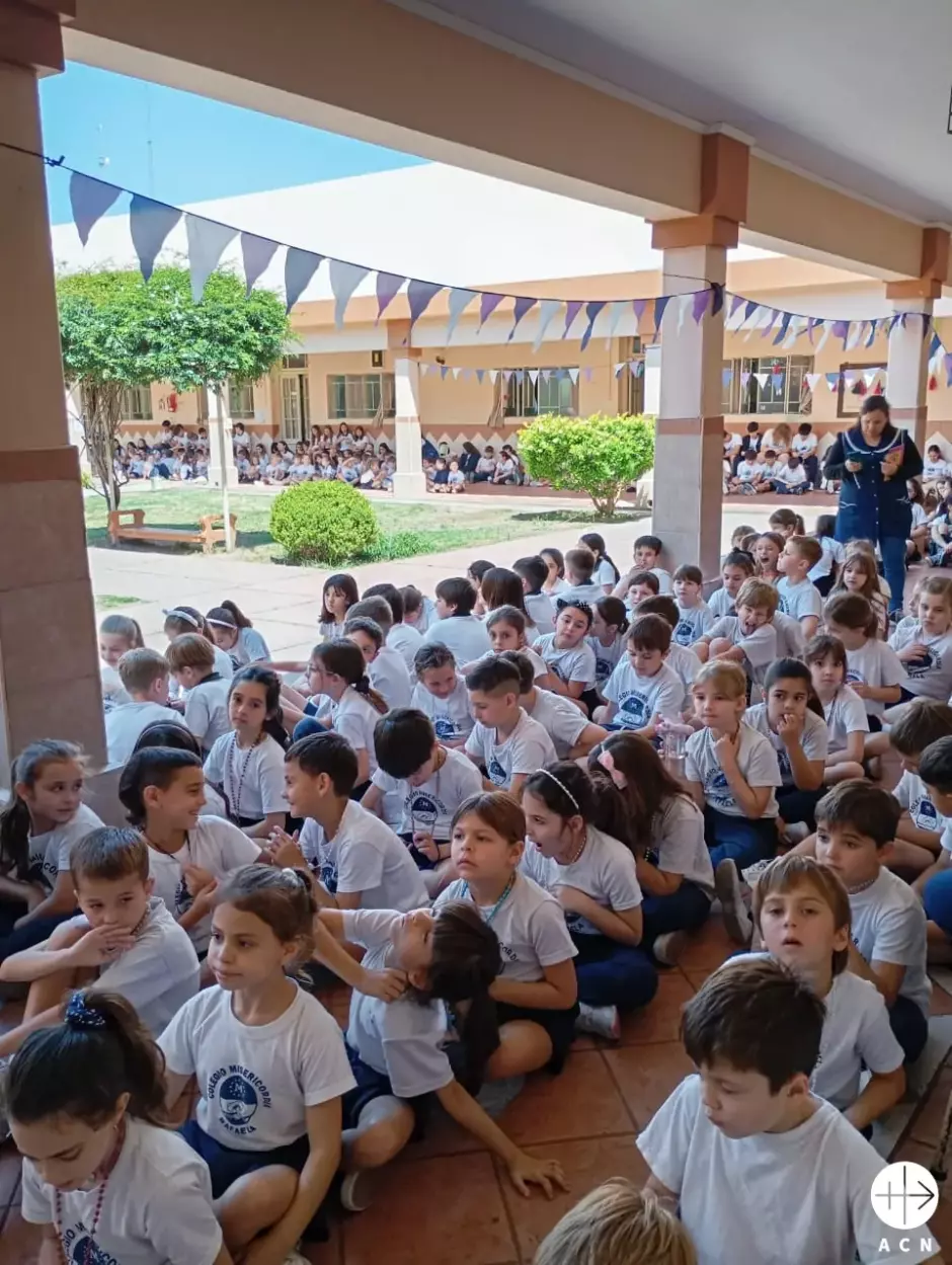 Alumnos del Colegio Nuestra Señora de la Misericordia, en Rafaela, Argentina