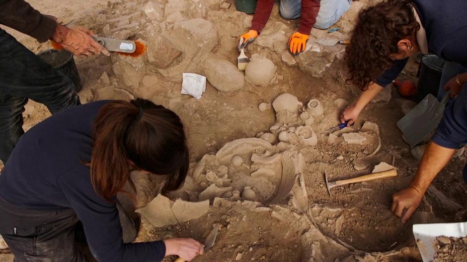 Los arqueólogos trabajando en el yacimiento