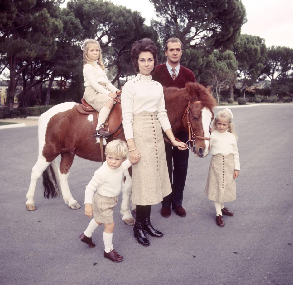 Princess Elena, Prince Felipe, Princess (Queen) Sofia, Prince (King) Juan Carlos and Princess Cristina
Various Foreign Royals - 1970
In the grounds of ZarzuelaPalace, Madrid, Spain